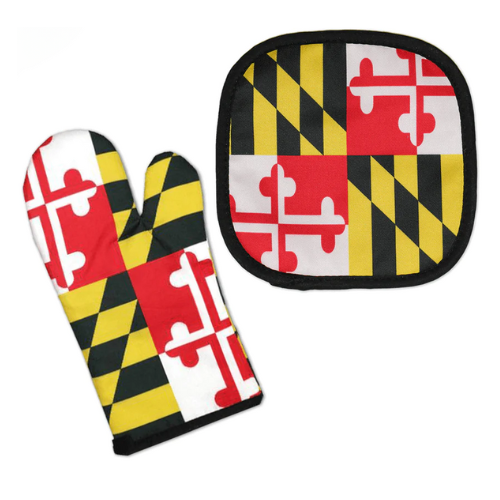 The Maryland chef or grill master could really use a bundle like this! This pair includes a Maryland flag pot holder and oven mitt.  Hand wash/spot clean only in warm water.
Can withstand up to 482 °F / 250 ℃.